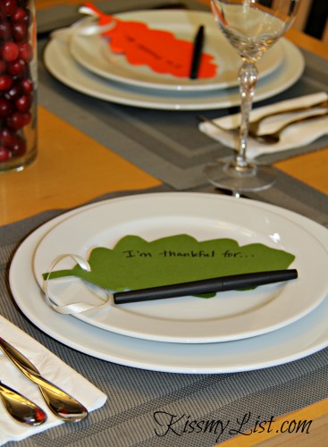 thanksgiving tree leaf on plate